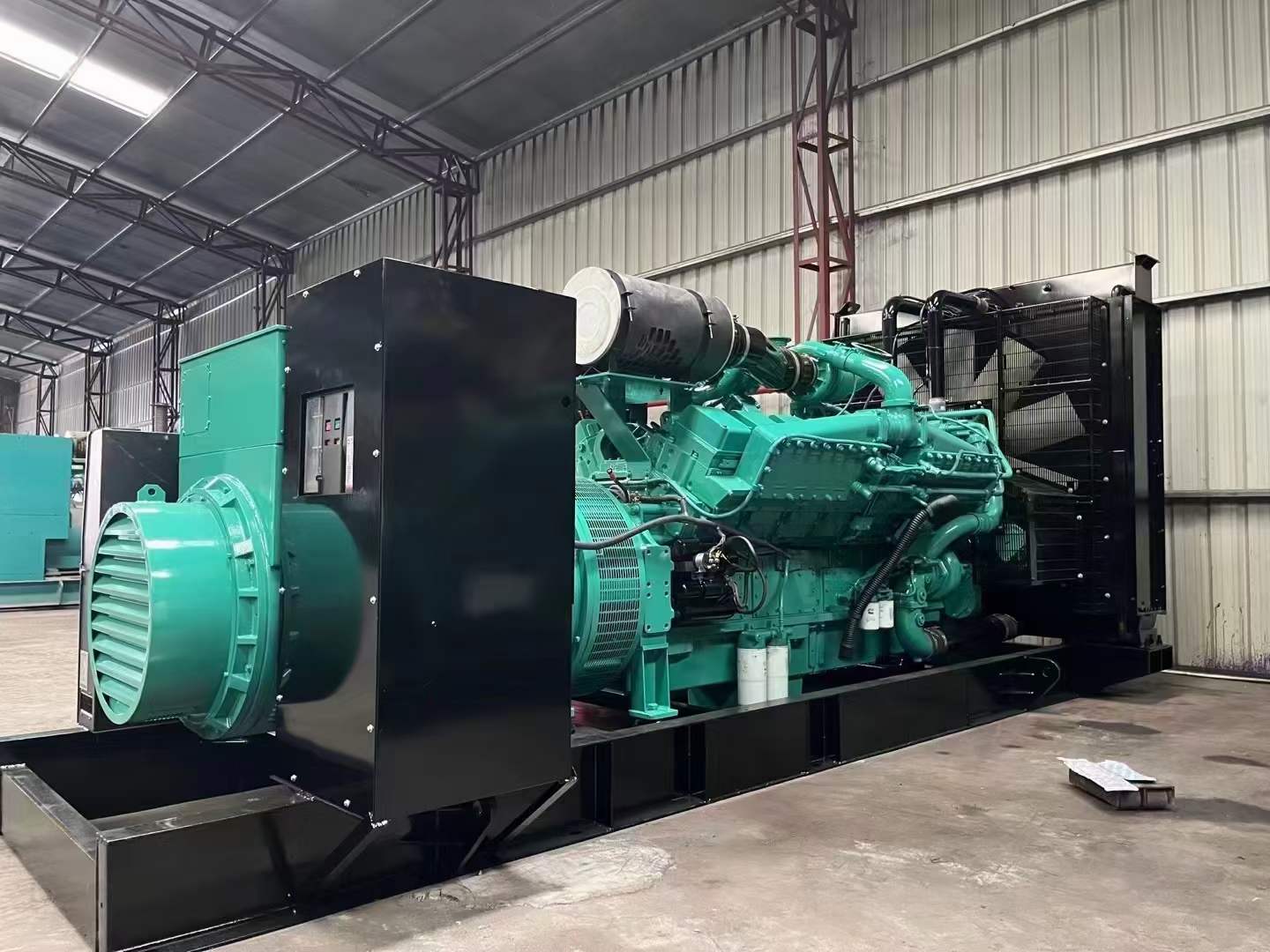 科尔沁左翼中如何降低 800kW 柴油发电机输出电流的波动？